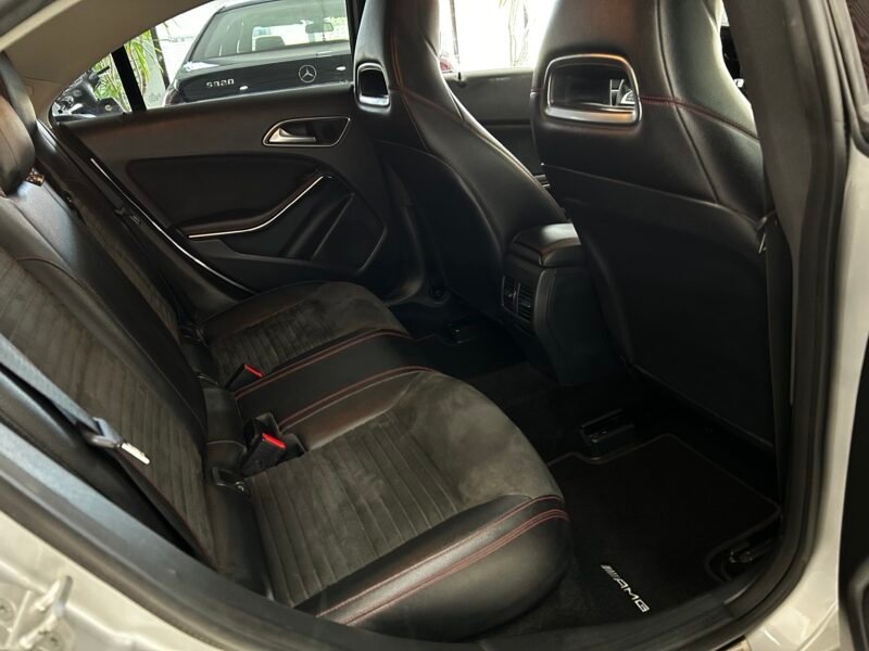 MERCEDES-BENZ CLASE CLA 200D AMG LINE
