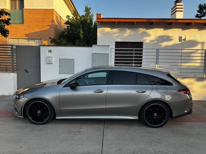 MERCEDES-BENZ CLASE CLA 200D AMG LINE